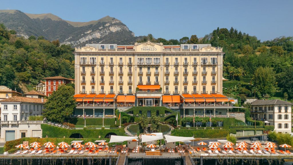 Vista panoramica di un hotel di lusso in Italia con vista sulla città