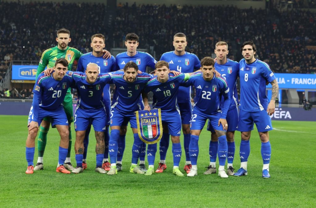 Giocatori dell'Italia sorridono prima di una partita