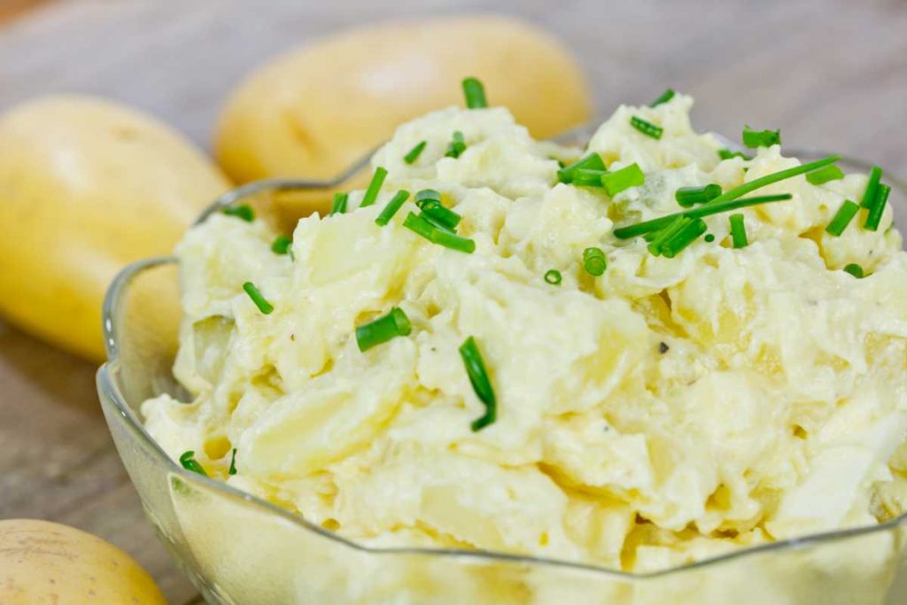 insalata di patate cremosa tradizionale