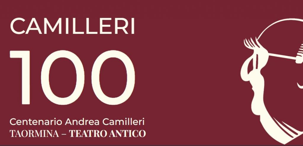 Il Teatro Antico di Taormina illuminato durante le celebrazioni del centenario di Andrea Camilleri