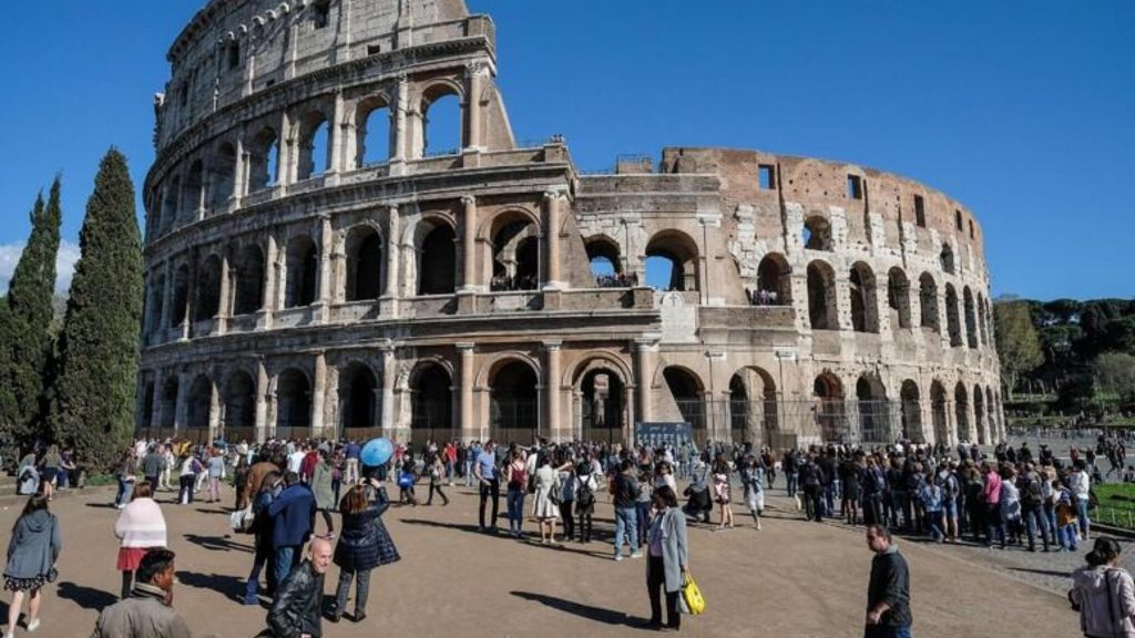 Visitatori nei musei italiani durante l’iniziativa Domenicalmuseo con ingresso gratuito
